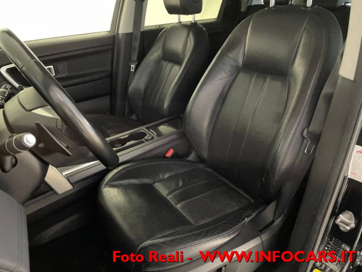 Land Rover Discovery Sport 2.2 TD4 HSE (5)