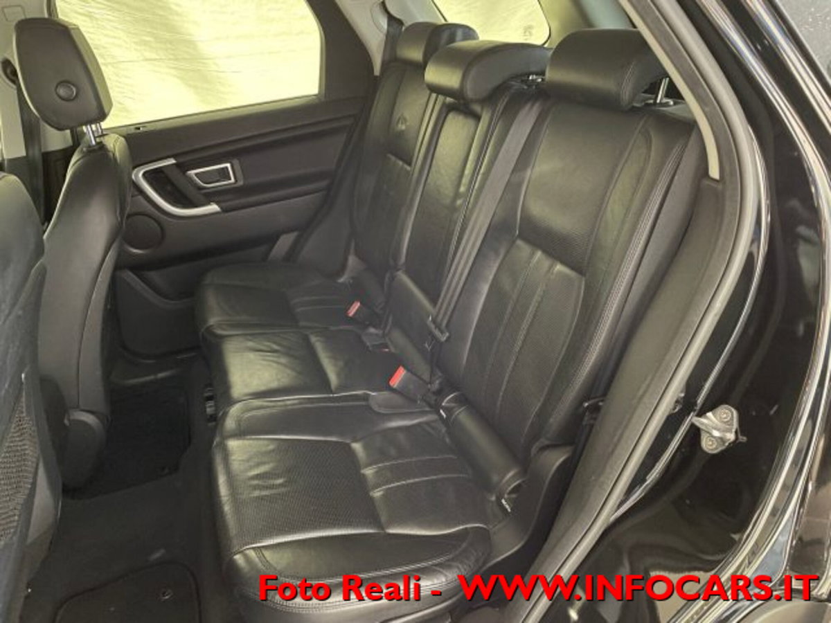 Land Rover Discovery Sport 2.2 TD4 HSE (8)