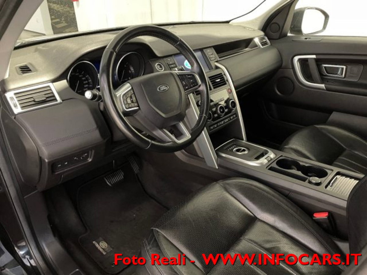 Land Rover Discovery Sport 2.2 TD4 HSE (9)