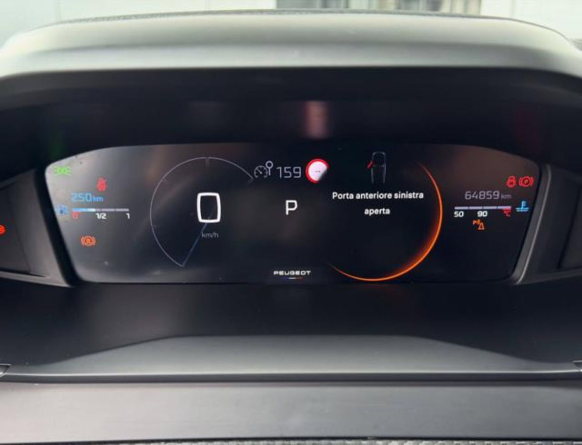 Peugeot 2008 BlueHDi 130 S&S EAT8 Allure Pack (11)