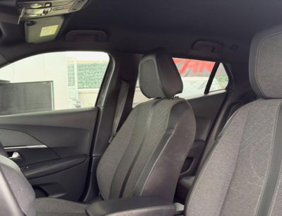 Peugeot 2008 BlueHDi 130 S&S EAT8 Allure Pack (14)