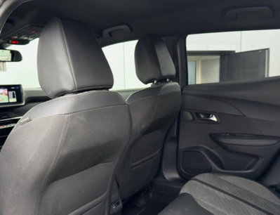 Peugeot 2008 BlueHDi 130 S&S EAT8 Allure Pack (15)