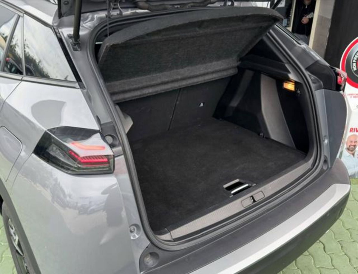 Peugeot 2008 BlueHDi 130 S&S EAT8 Allure Pack (18)