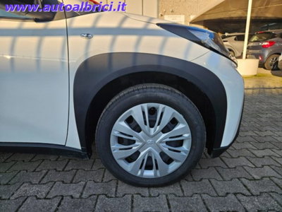 Toyota Aygo X 1.0 Active 72cv (13)