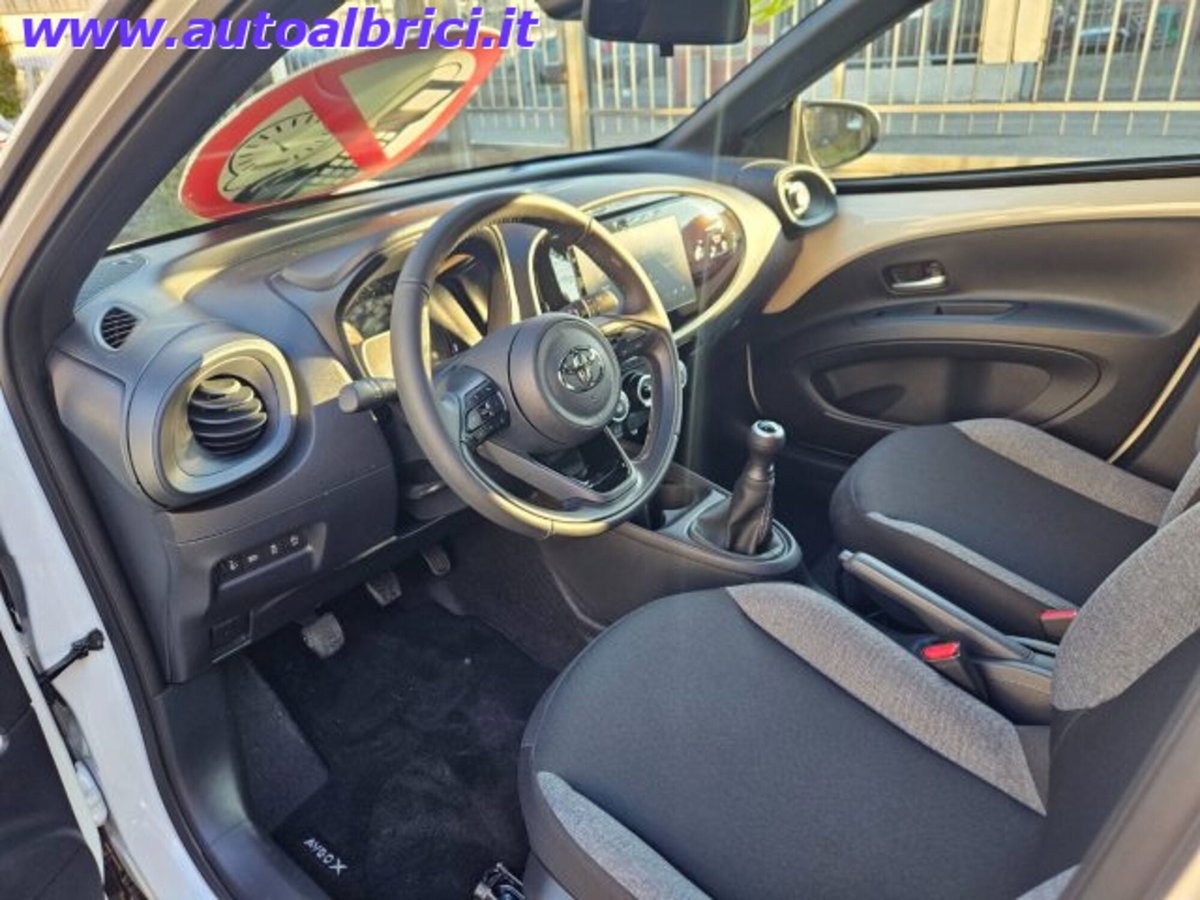 Toyota Aygo X 1.0 Active 72cv (17)