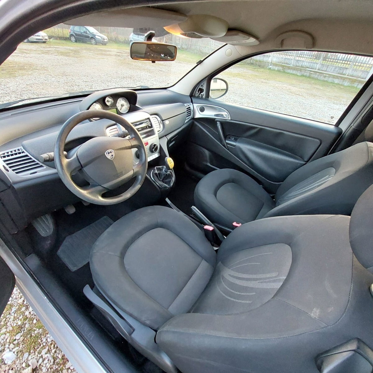 Lancia Ypsilon 1.2 69 CV Elle (14)