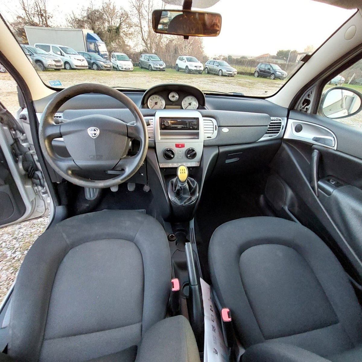 Lancia Ypsilon 1.2 69 CV Elle (17)