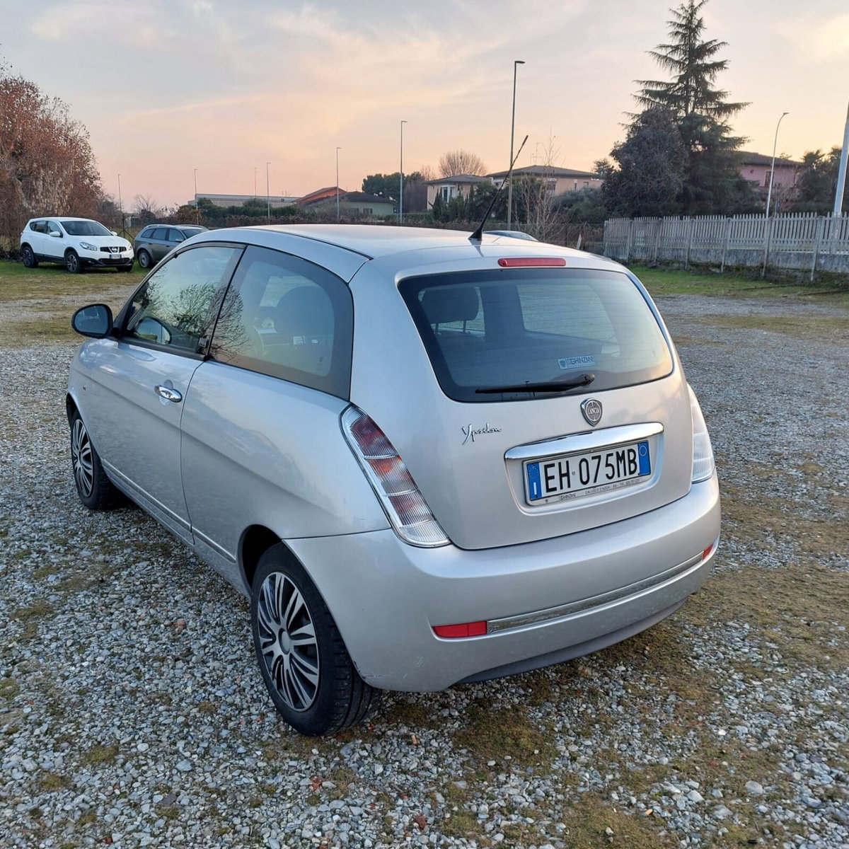 Lancia Ypsilon 1.2 69 CV Elle (3)