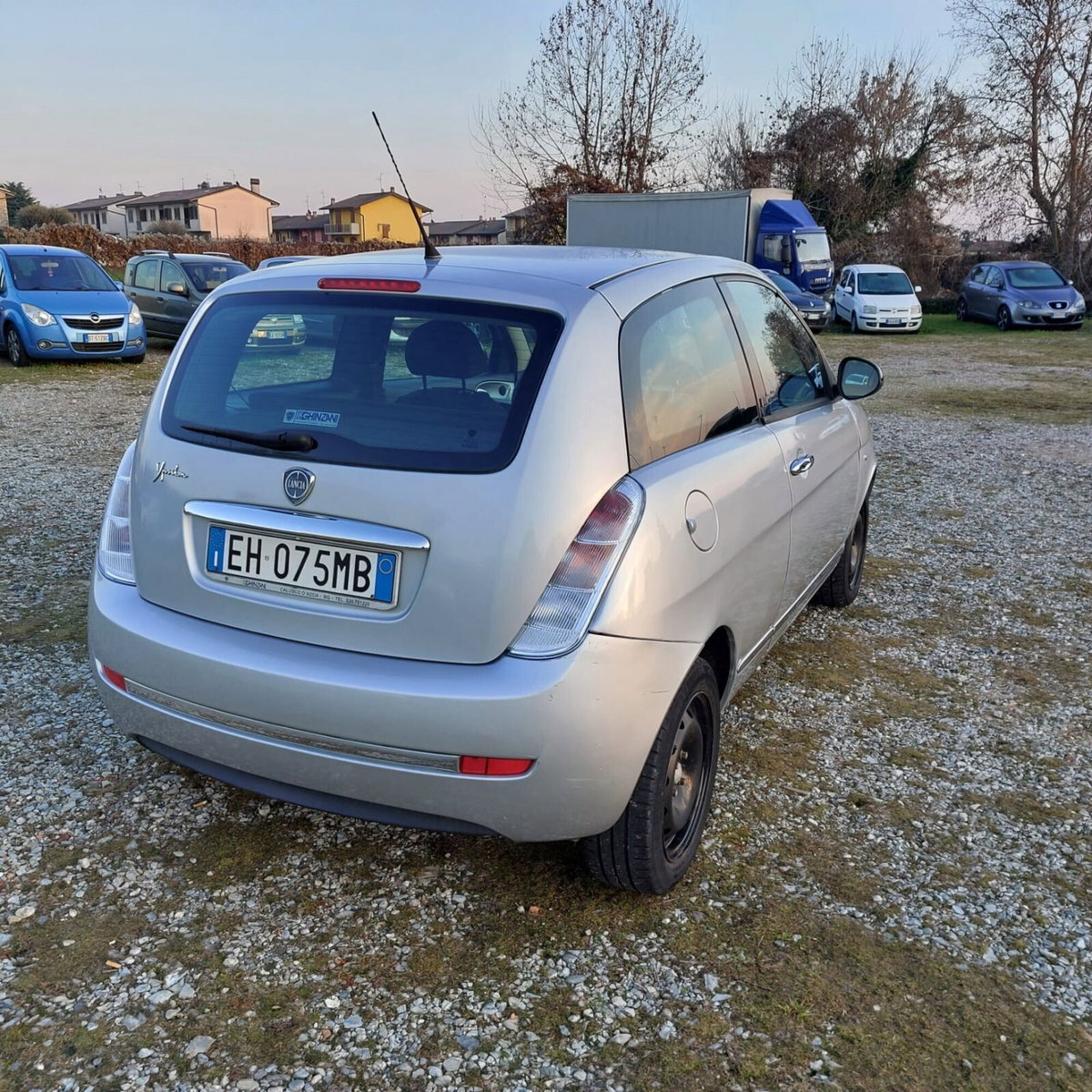 Lancia Ypsilon 1.2 69 CV Elle (4)