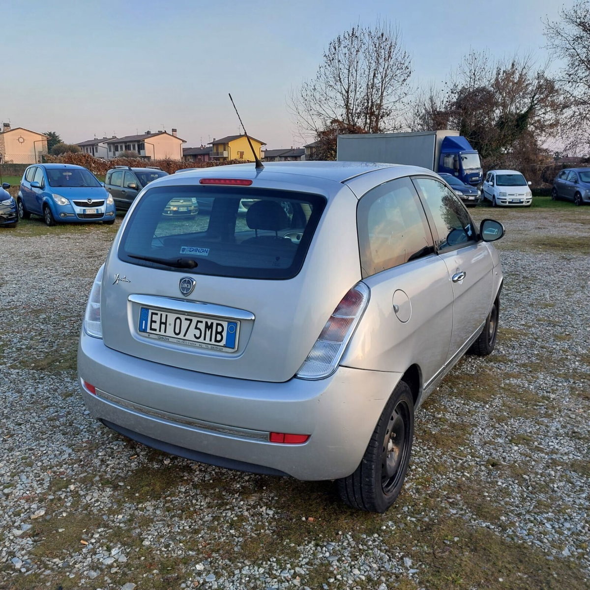 Lancia Ypsilon 1.2 69 CV Elle (6)