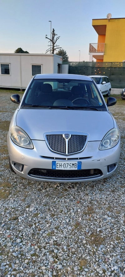 Lancia Ypsilon 1.2 69 CV Elle (7)
