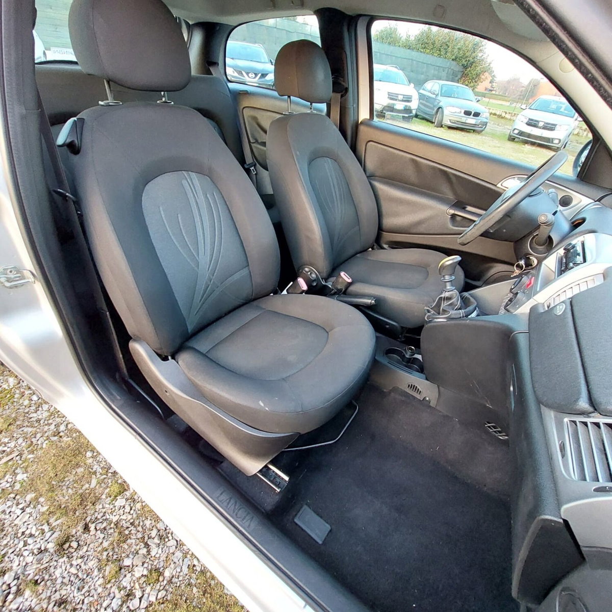 Lancia Ypsilon 1.2 69 CV Elle (8)