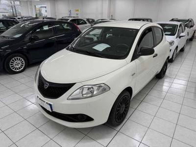 Lancia Ypsilon 1.2 69 CV 5 porte Elefantino Blu usata
