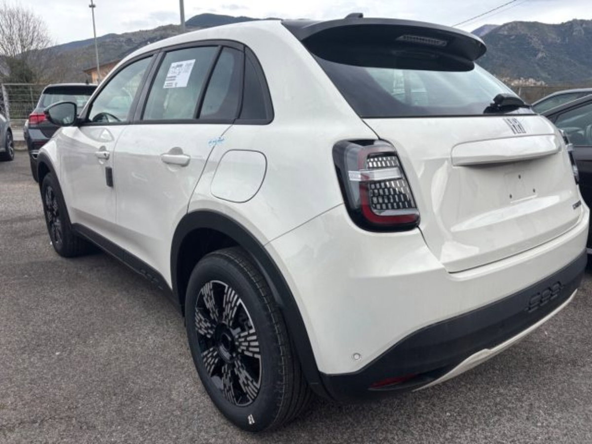 Fiat 600 1.2 hybrid Icon 145cv auto (6)