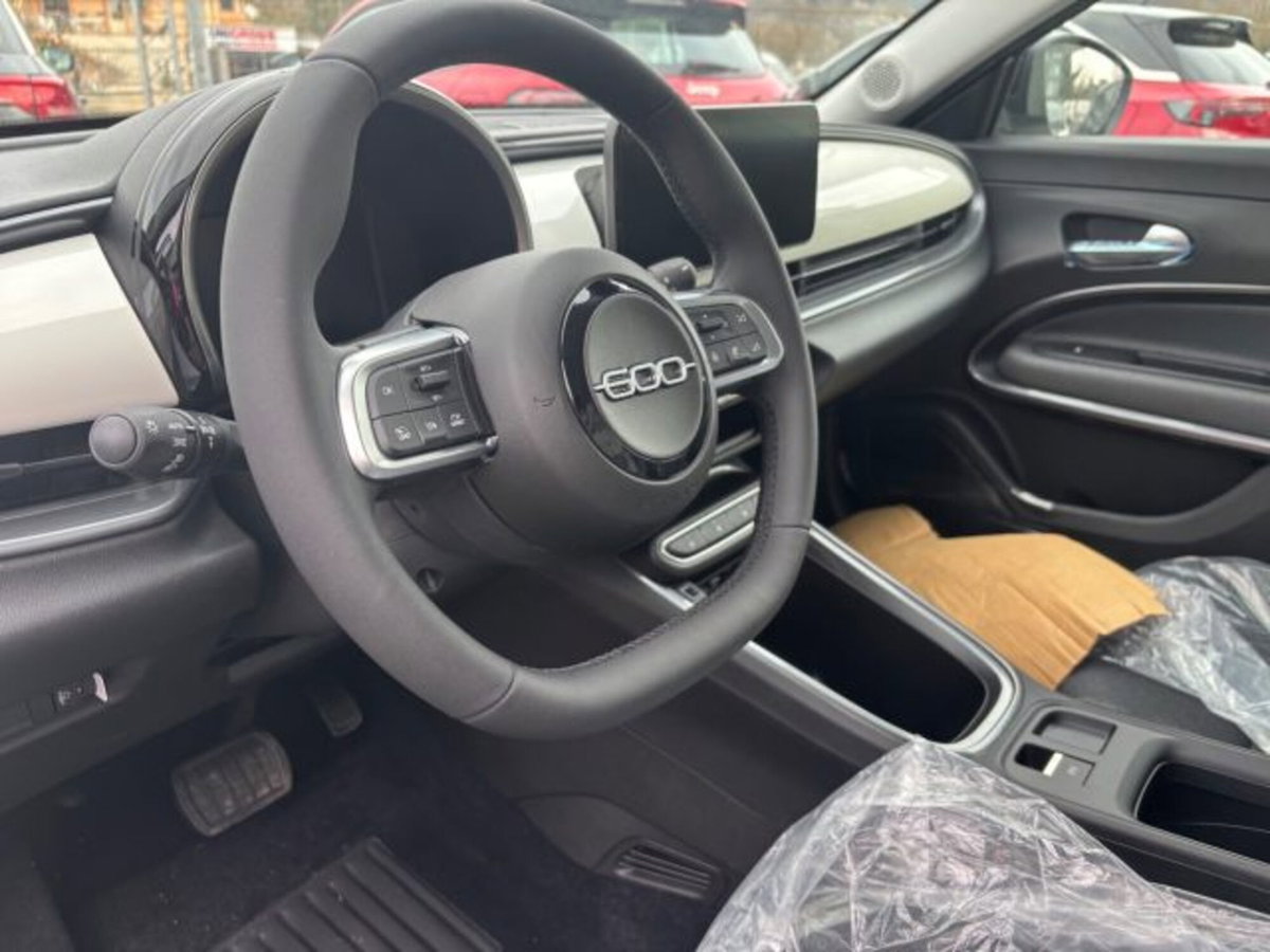 Fiat 600 1.2 hybrid Icon 145cv auto (8)