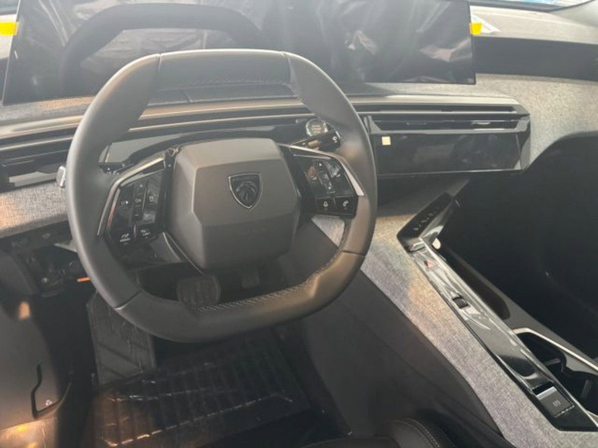 Peugeot 3008 1.2 hybrid Allure 145cv e-dcs6 (13)