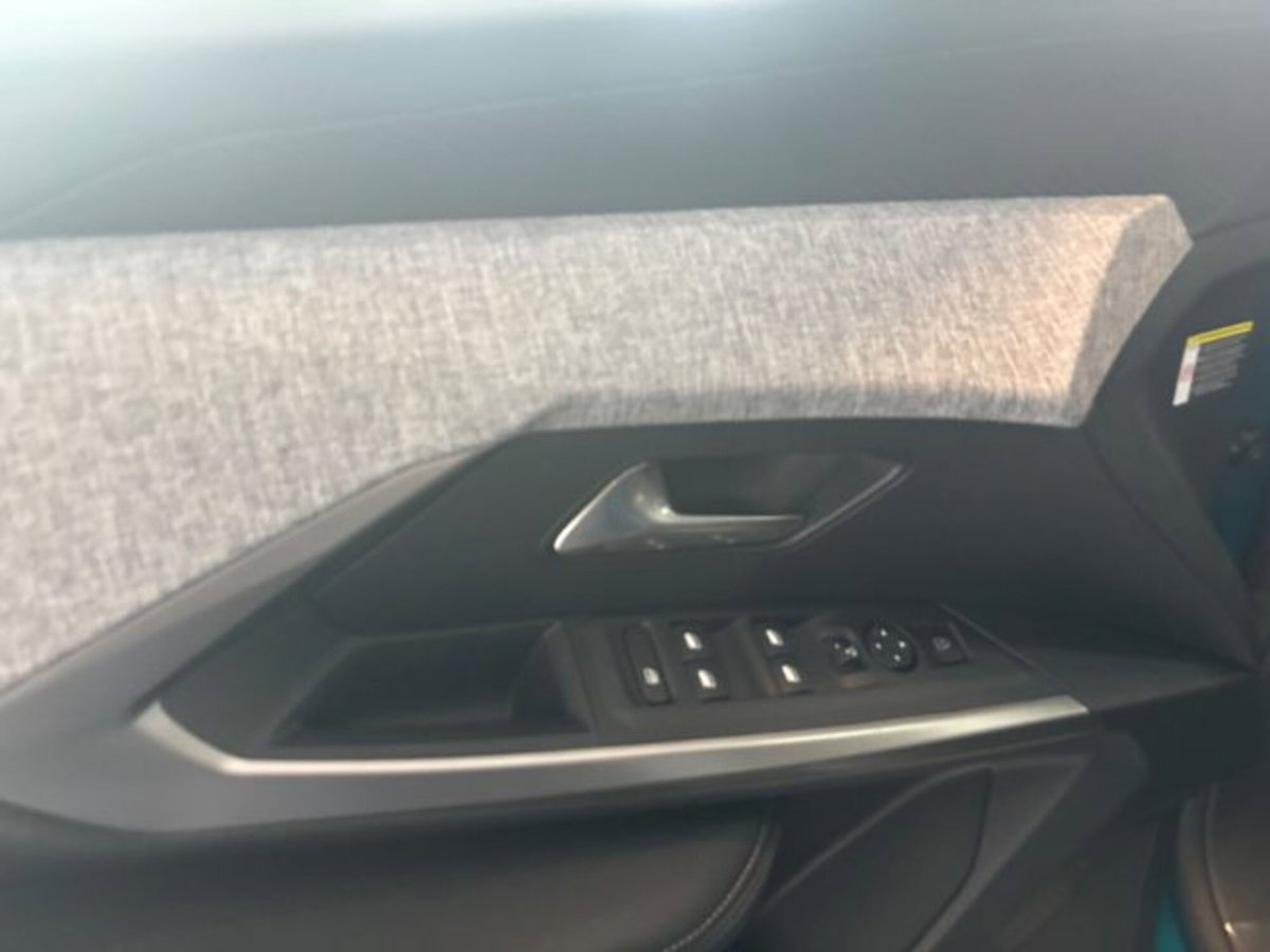 Peugeot 3008 1.2 hybrid Allure 145cv e-dcs6 (14)