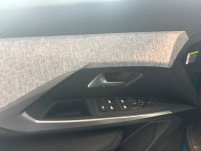 Peugeot 3008 1.2 hybrid Allure 145cv e-dcs6 (14)