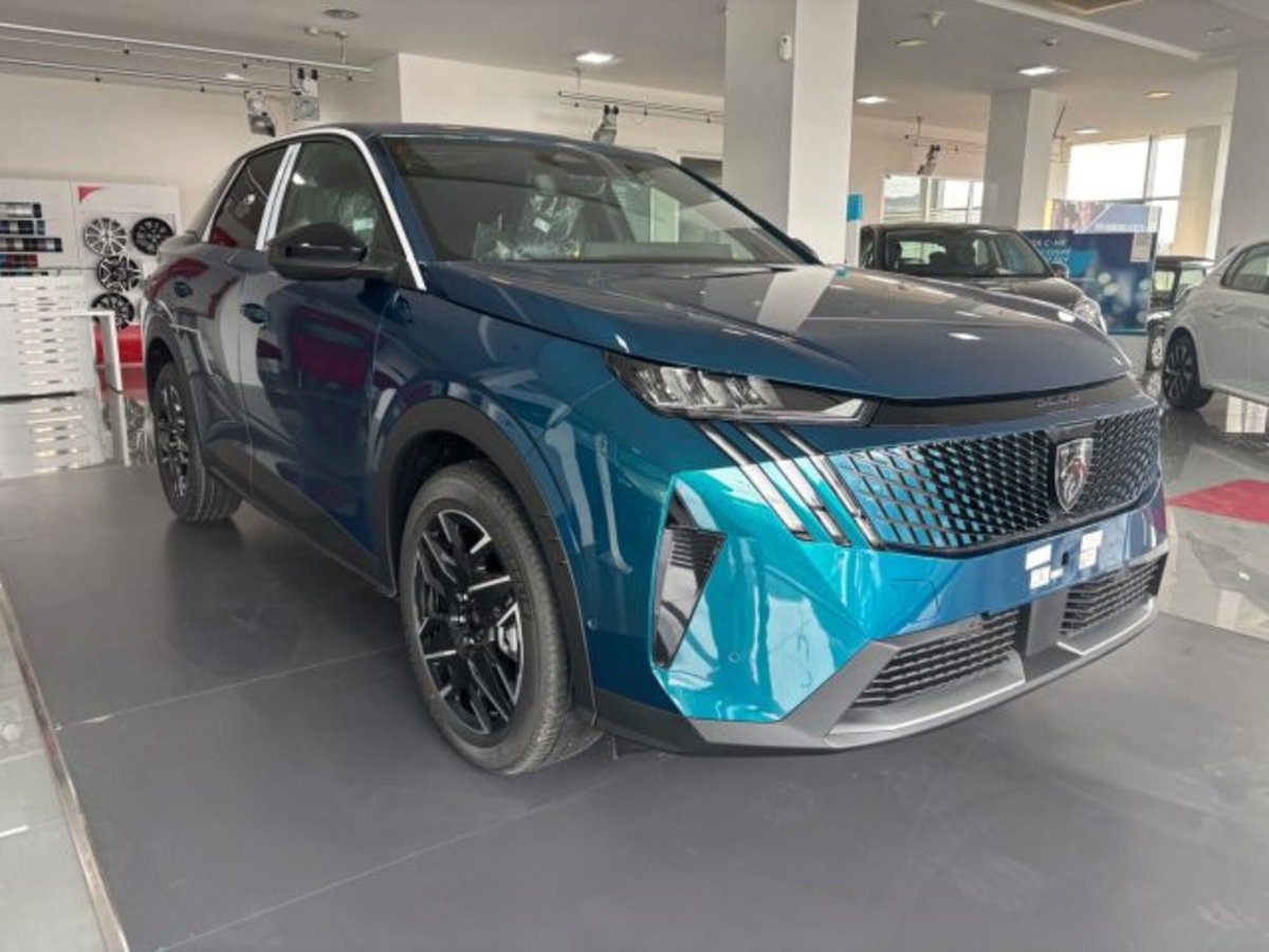 Peugeot 3008 1.2 hybrid Allure 145cv e-dcs6 (3)