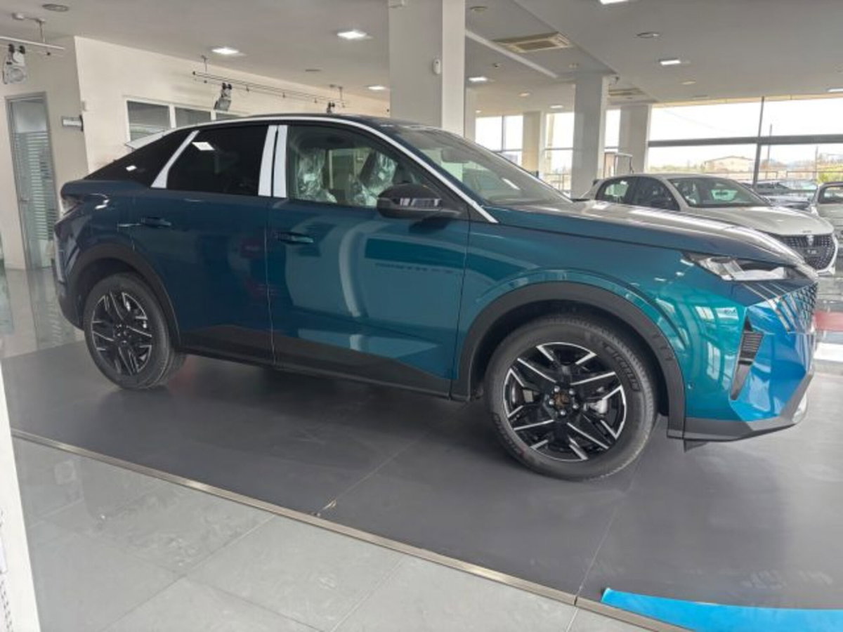 Peugeot 3008 1.2 hybrid Allure 145cv e-dcs6 (4)