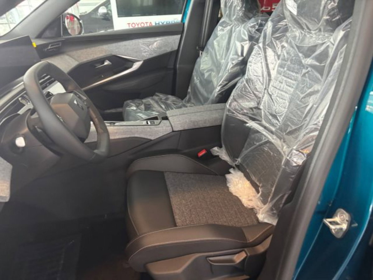 Peugeot 3008 1.2 hybrid Allure 145cv e-dcs6 (9)