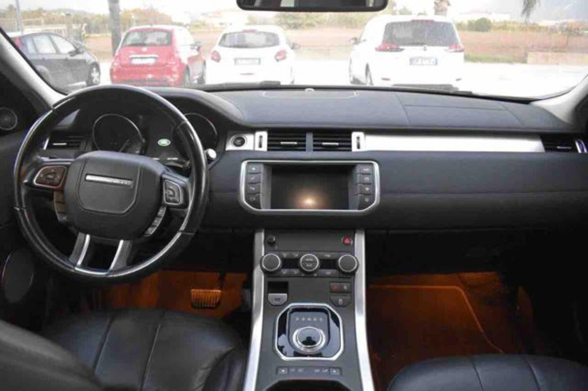 Land Rover Range Rover Evoque 2.0 TD4 180 CV 5p. Pure (4)