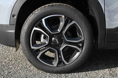 Jeep Avenger 1.2 turbo Summit fwd 100cv (10)