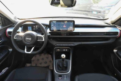 Jeep Avenger 1.2 turbo Summit fwd 100cv (11)