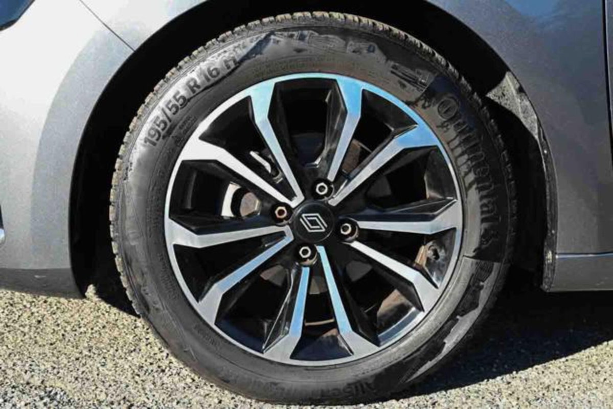 Renault Clio TCe 90 CV 5 porte Techno (6)