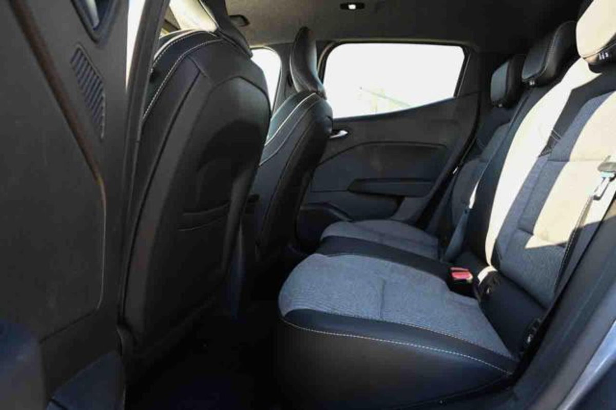 Renault Clio TCe 90 CV 5 porte Techno (11)