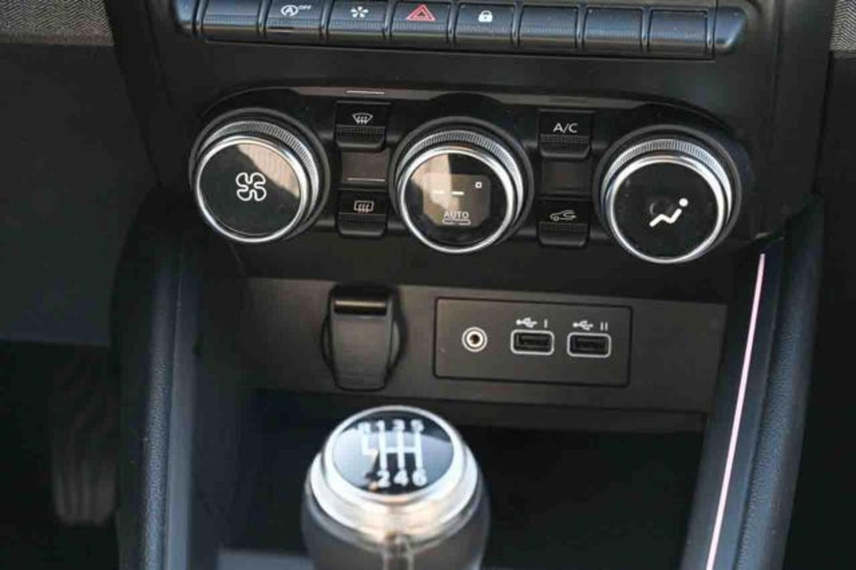 Renault Clio TCe 90 CV 5 porte Techno (15)