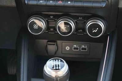 Renault Clio TCe 90 CV 5 porte Techno (19)