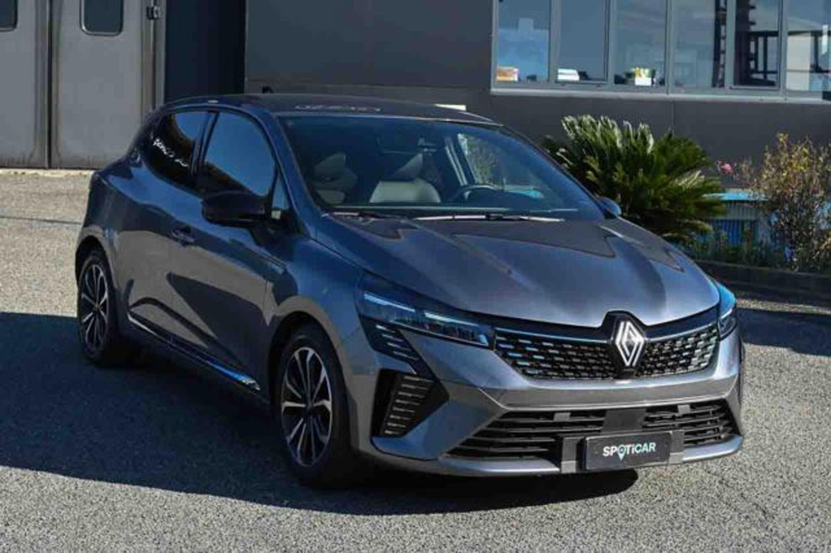 Renault Clio TCe 90 CV 5 porte Techno (2)