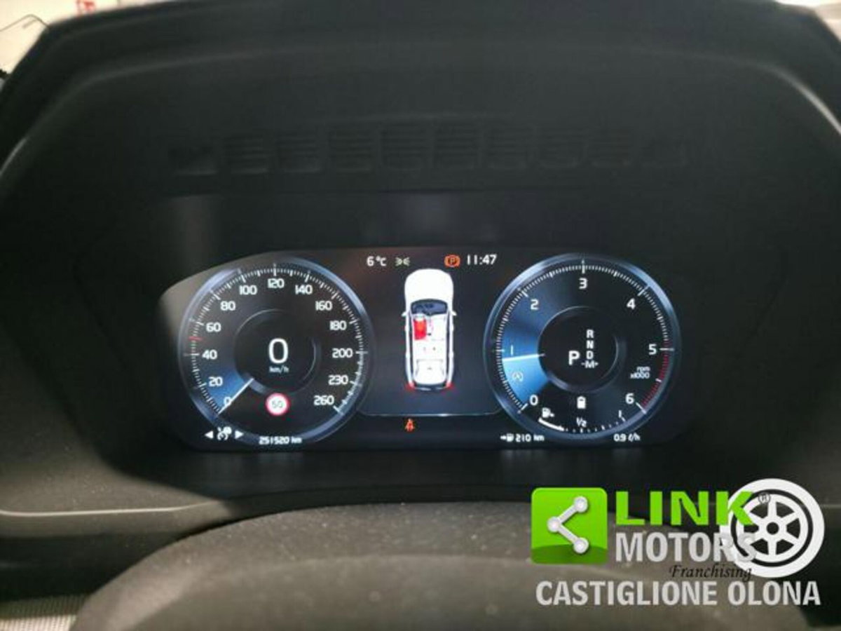 Volvo XC90 B5 (d) AWD Geartronic 7 posti R-design (16)