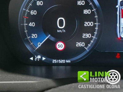 Volvo XC90 B5 (d) AWD Geartronic 7 posti R-design (17)