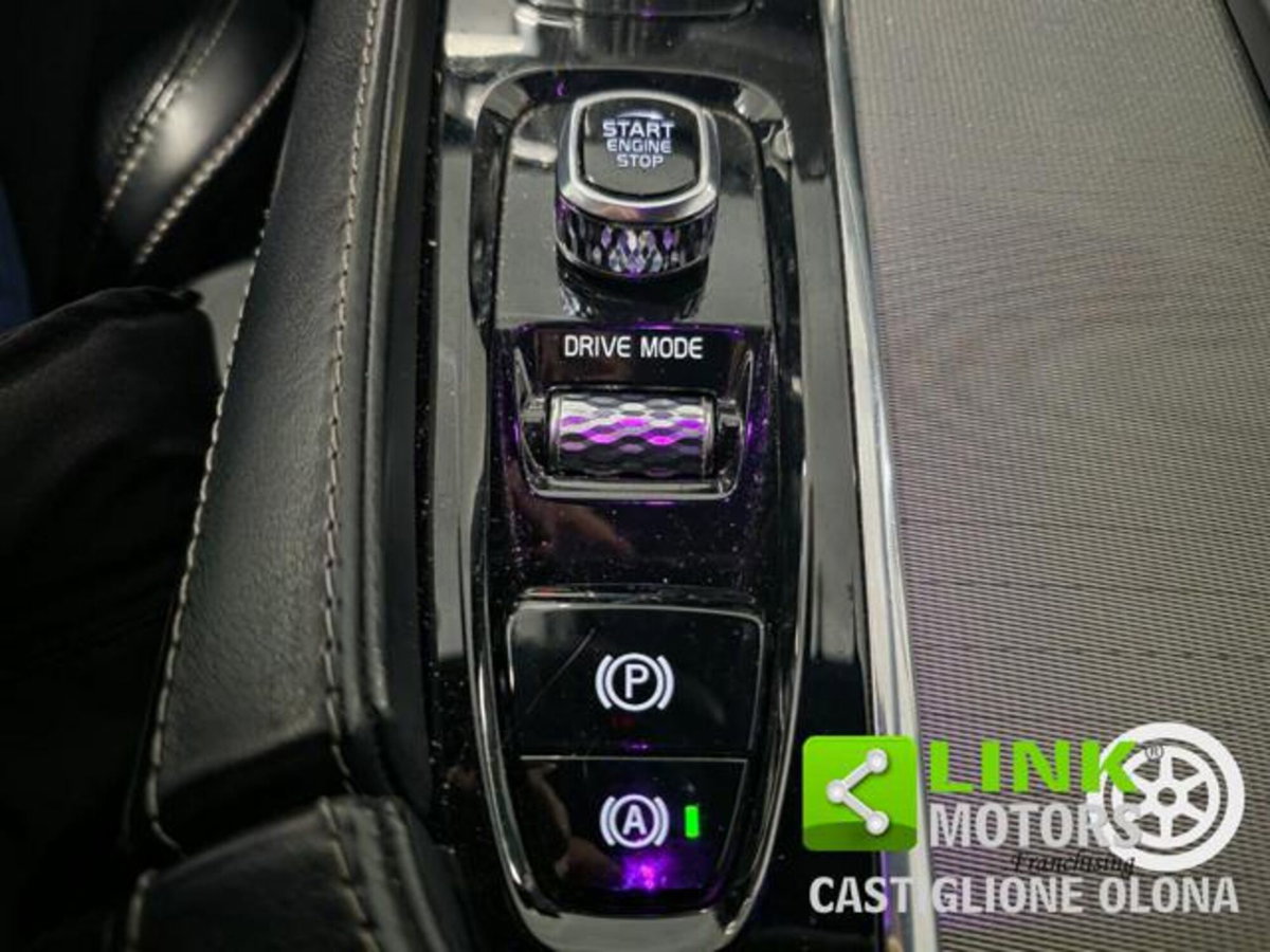 Volvo XC90 B5 (d) AWD Geartronic 7 posti R-design (19)