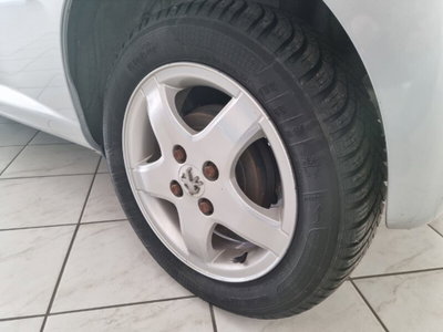 Peugeot 107 HDi 3p. Plaisir (15)