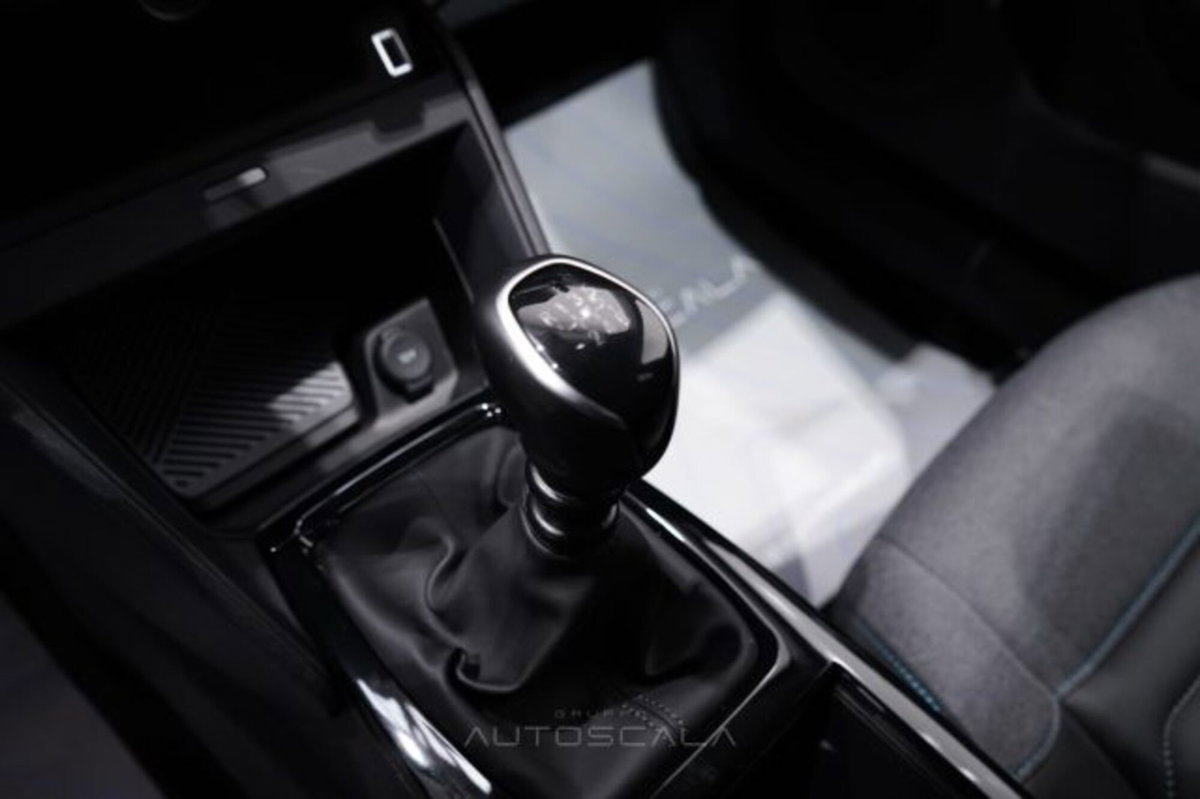 Citroen C4 1.2 puretech Max s&s 130cv eat8 (17)