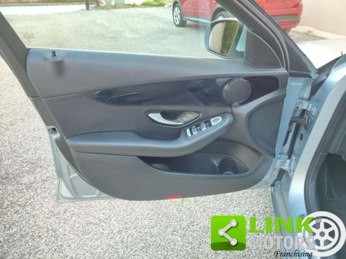Mercedes-Benz Classe C Station Wagon 220 d Auto Executive (17)