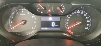 Opel Corsa 1.2 Edition (10)