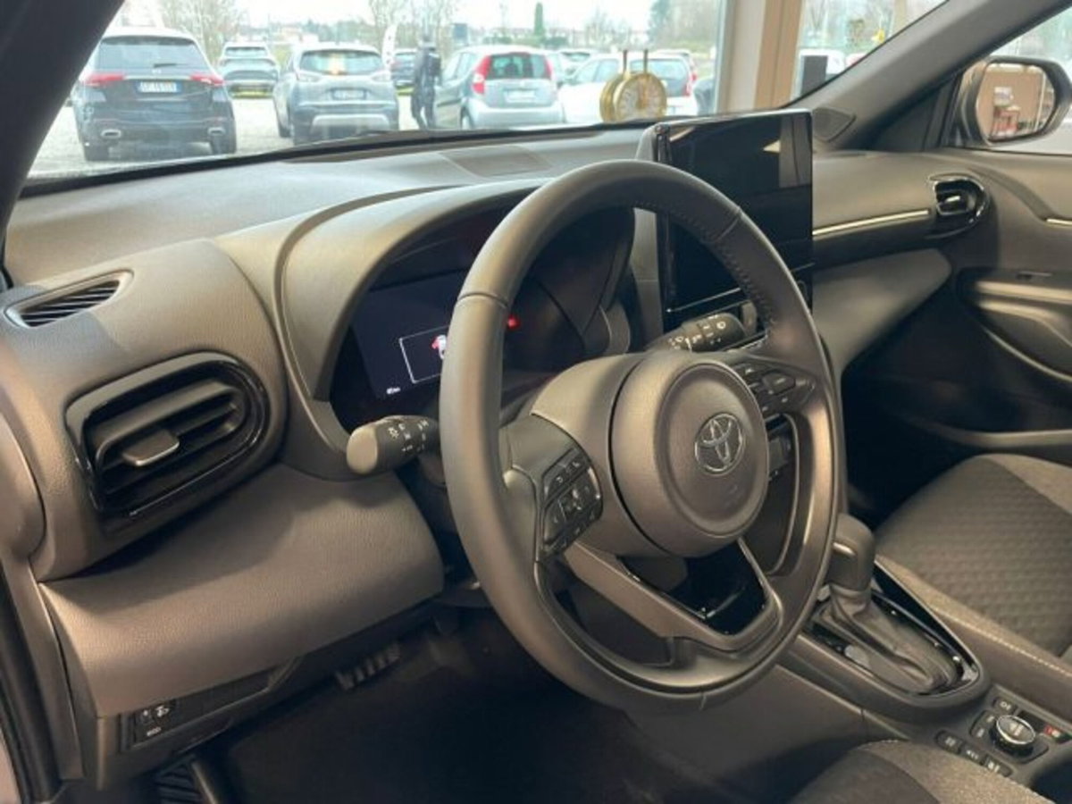 Toyota Yaris Cross 1.5 Hybrid 5p.E-CVT AWD-i Orange Edition (11)