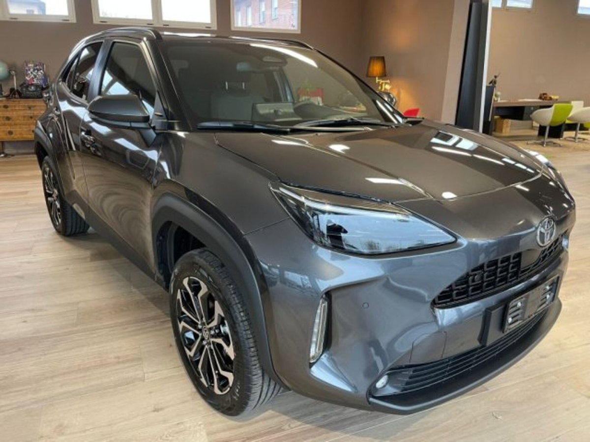 Toyota Yaris Cross 1.5 Hybrid 5p.E-CVT AWD-i Orange Edition (4)