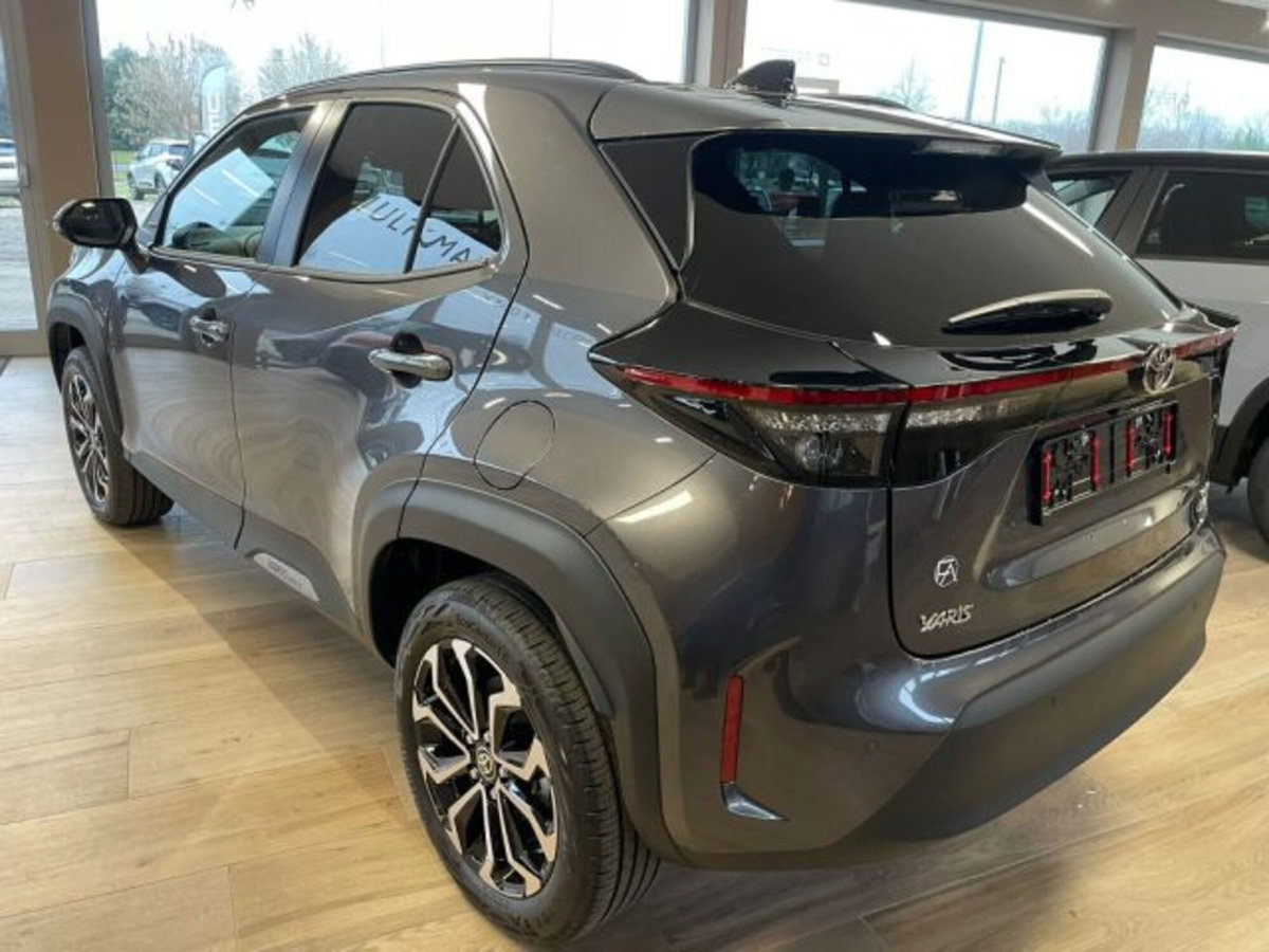 Toyota Yaris Cross 1.5 Hybrid 5p.E-CVT AWD-i Orange Edition (6)