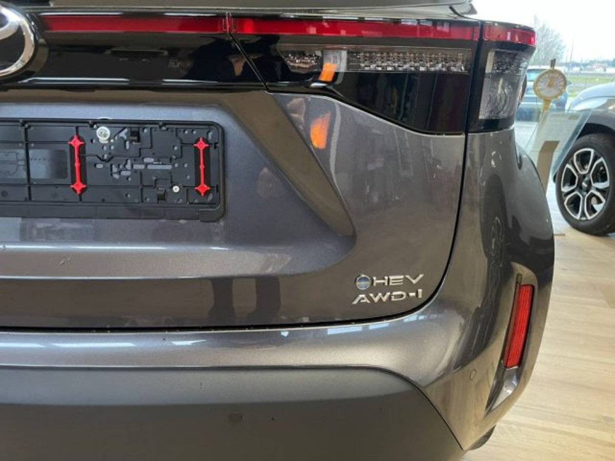 Toyota Yaris Cross 1.5 Hybrid 5p.E-CVT AWD-i Orange Edition (8)