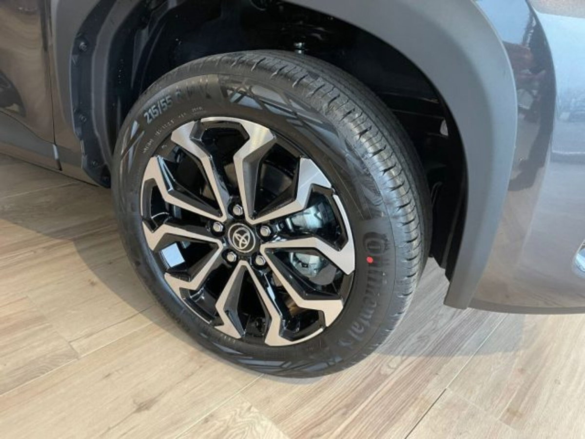 Toyota Yaris Cross 1.5 Hybrid 5p.E-CVT AWD-i Orange Edition (9)