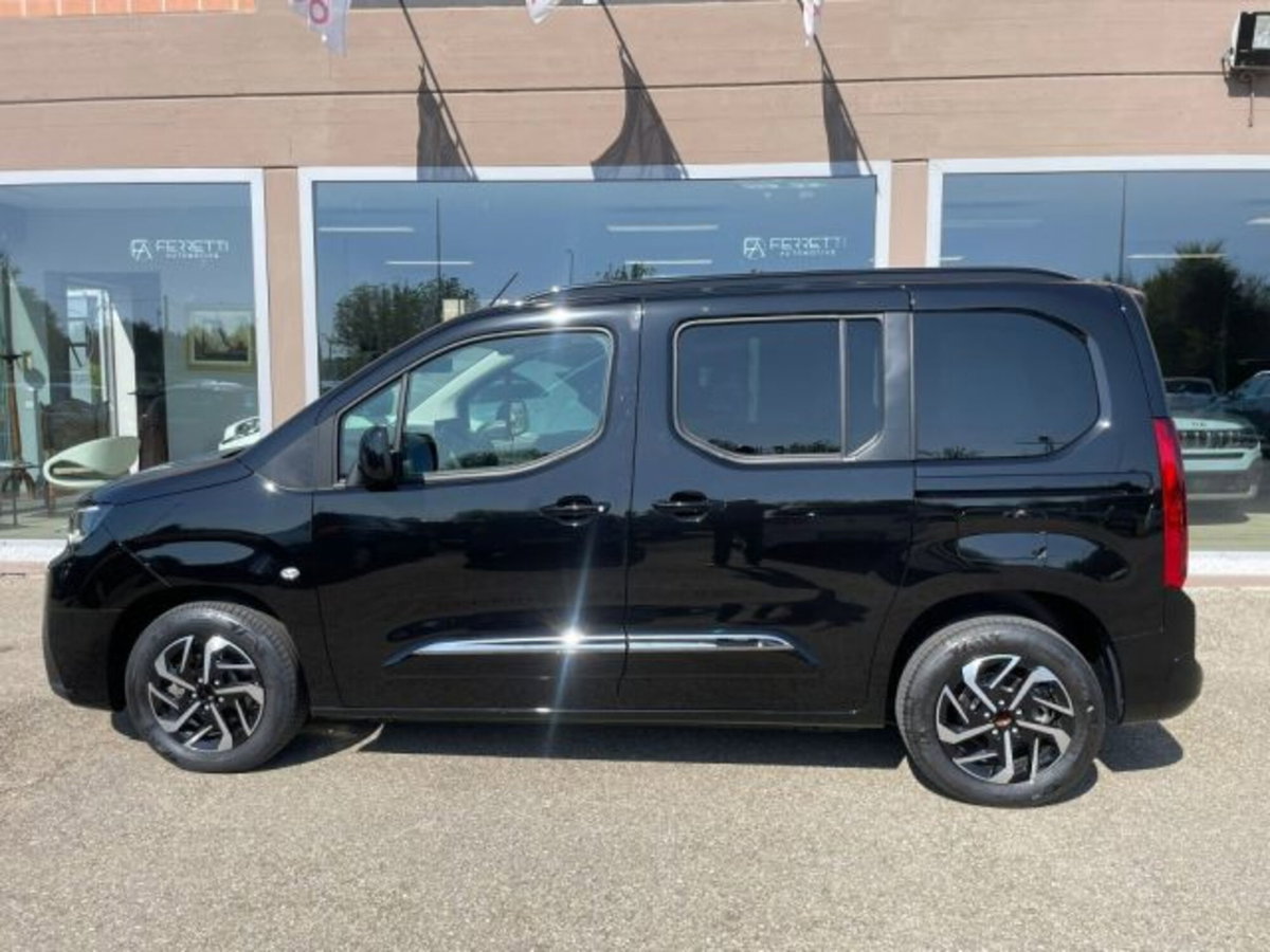 Toyota Proace City Verso City Verso 1.5D 100 CV S&S Short D Executive (3)