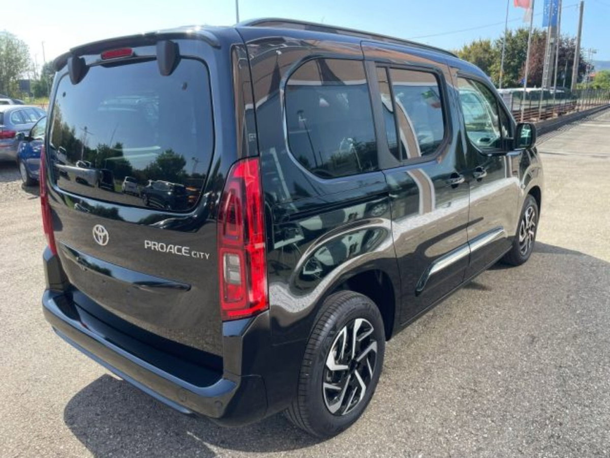 Toyota Proace City Verso City Verso 1.5D 100 CV S&S Short D Executive (6)