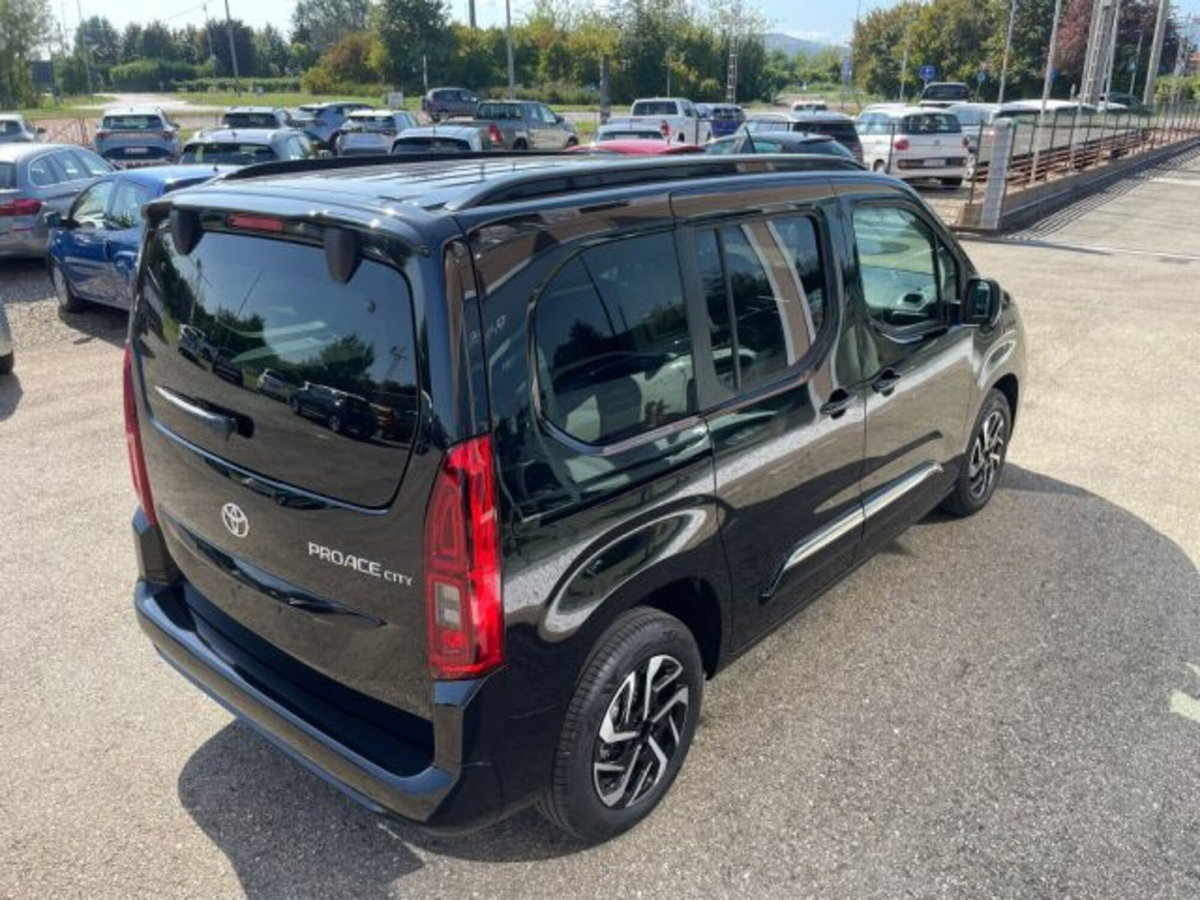 Toyota Proace City Verso City Verso 1.5D 100 CV S&S Short D Executive (8)