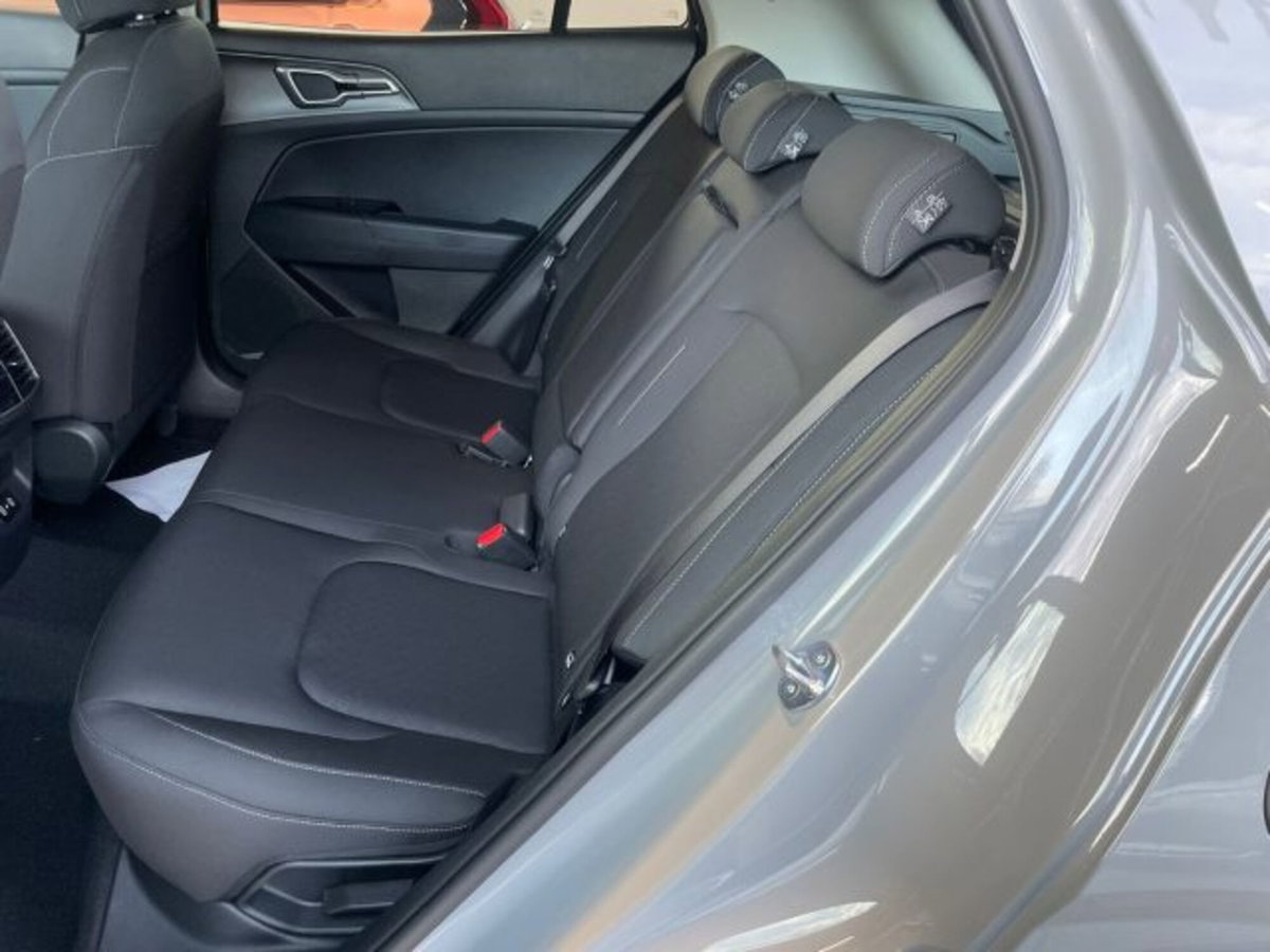 Kia Sportage 1.6 TGDi MHEV Business (11)