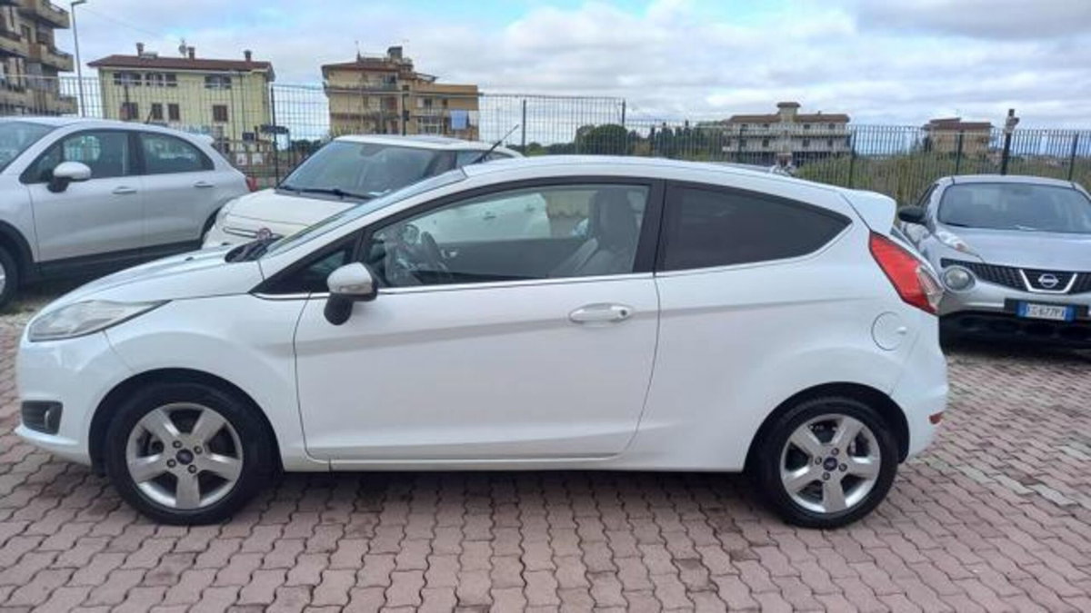Ford Fiesta 1.5 TDCi 95CV 3 porte Titanium (4)
